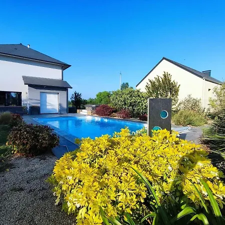 Le De Joyce Et Piscine * Saint-Aubin-Des-Preaux