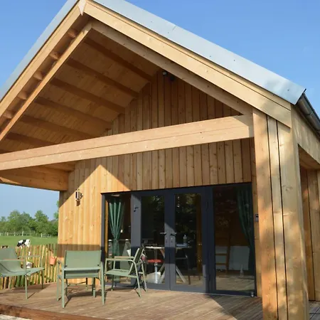 Le De Joyce Et Piscine Saint-Aubin-Des-Preaux