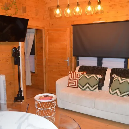 Chalet Le De Joyce Et Piscine *