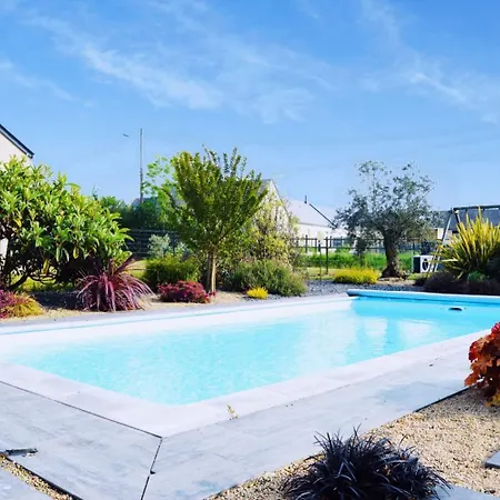 Le De Joyce Et Piscine Chalet